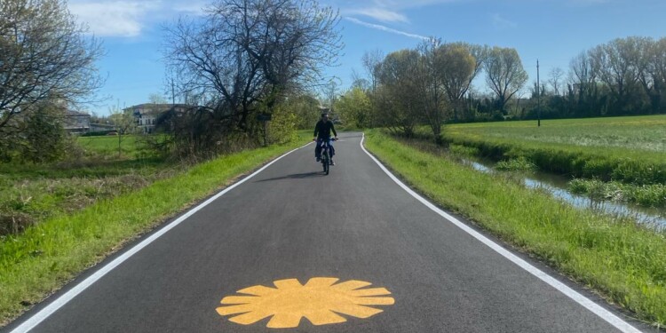 viaggio in bici - esplorare in bicicletta la Lombardia - ciclovia del sole