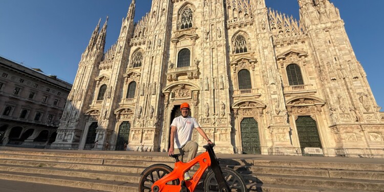 Igus bike Marcello Mandelli Duomo Milano