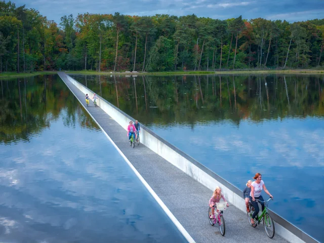 Limburgo belga - pedalare nell'acqua